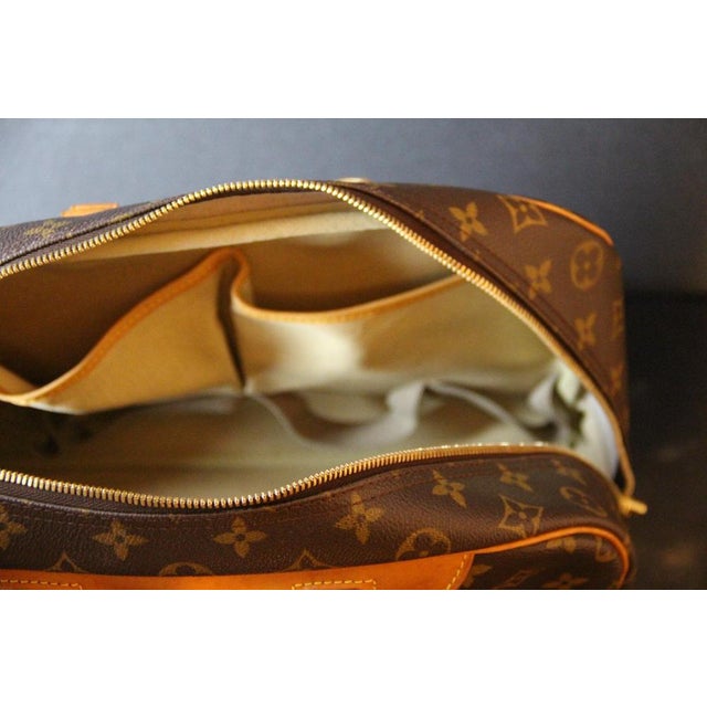 Sac Louis Vuitton Monogram 35 Cm, 2010s For Sale - Image 12 of 18