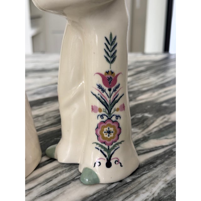 1930’s Weston Ware, California Plantation Couple Vase Pair - Set of 2 For Sale In Seattle - Image 6 of 13