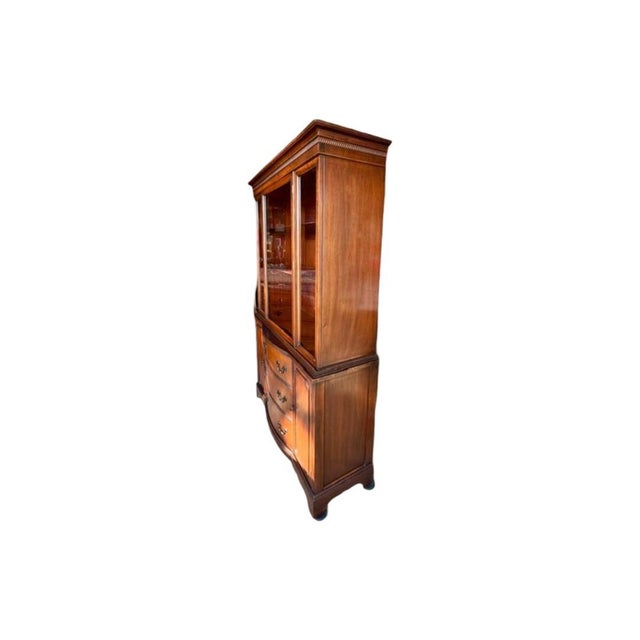 Vintage 1950 Petite Mahogany Breakfront China Hutch For Sale - Image 4 of 14
