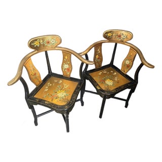 Mid 20th Century Vintage Japanese Gilt Lacquered Hand Painted Corner Chair For Sale