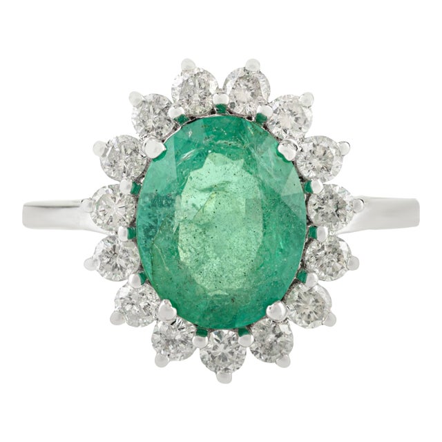 VRJewels 2.26 Ct Natural Emerald and Diamond 14k Gold Oval Engagment Ring Size 6 For Sale