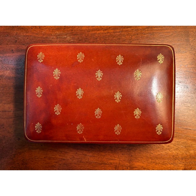 1960s Vintage Italian Florentine Leather Jewelry Box – Oxblood & Gilt Fleur-De-Lis For Sale - Image 5 of 5