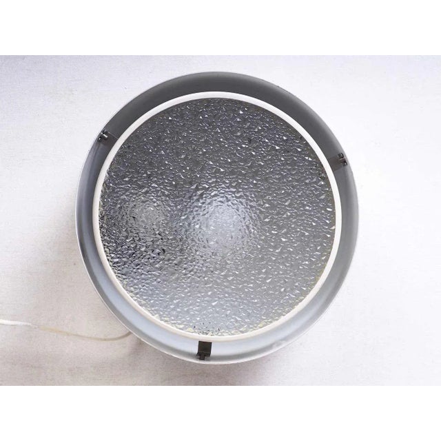 . Dimensions 22,5 x 22,5 x 11 cm (lxdxh) This piece has an attribution mark, I am sure that it is completely authentic and...