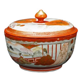 Japanese Kutani Covered Bowl Meiji Period For Sale