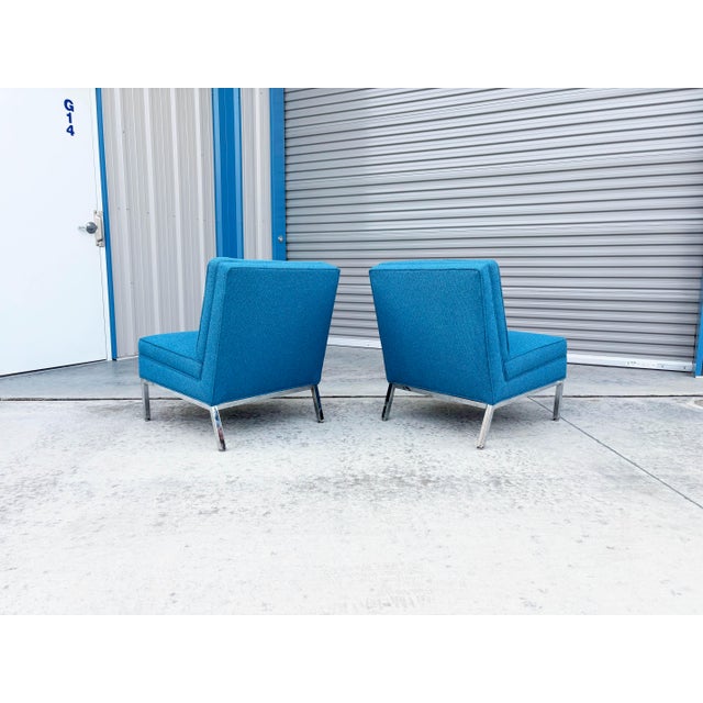 Pair of Mid-Century Chrome Slipper Lounge Chairs Styled After Knoll, 1960s For Sale In Los Angeles - Image 6 of 14