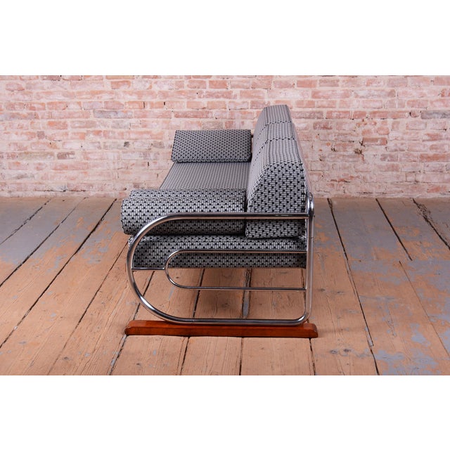 Bauhaus Sofa in Chrome and Beech from Robert Slezak, Czech, 1930s For Sale - Image 4 of 18