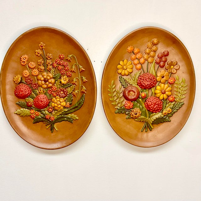 Mid-Century Arts & Crafts Rustic Boho Chic Fall Flora in Bas-Relief Decorative Wall Plates - A Pair. For Sale - Image 11 of 11