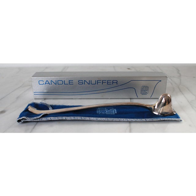 Vintage silverplated candle snuffer with original box and sleeve. "SG Hallmark" Made in England. Some tarnishing and wear...