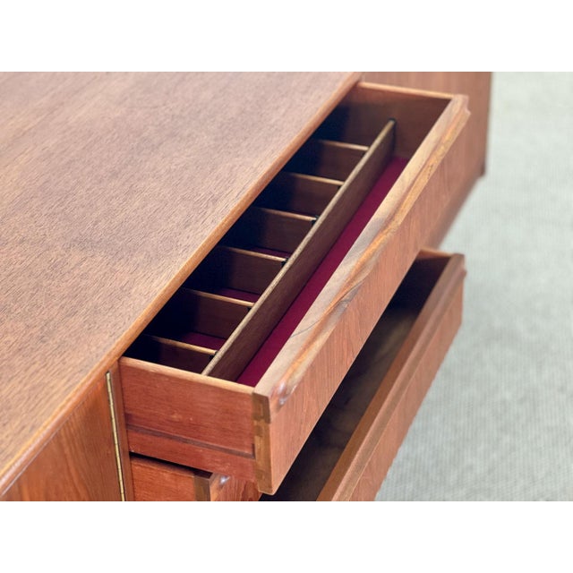 Vintage Sideboard by Tom Robertson for McIntosh, 1960s For Sale - Image 9 of 18