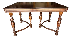 1930s Solid and Beautiful Rich Oak Table With One Extension Leaf.