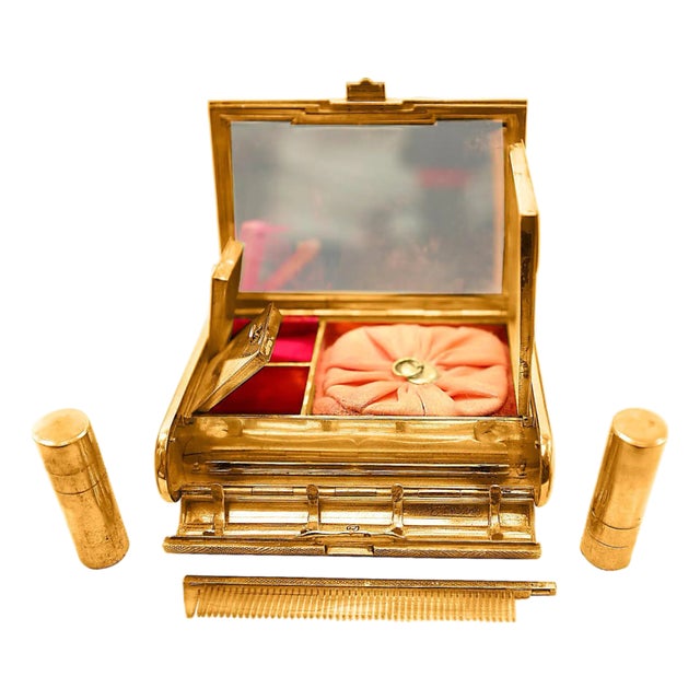 Cartier 18 Karat Yellow Gold Vanity Case 279 Grams, Art Deco, 279 Gm Gold, Rare For Sale