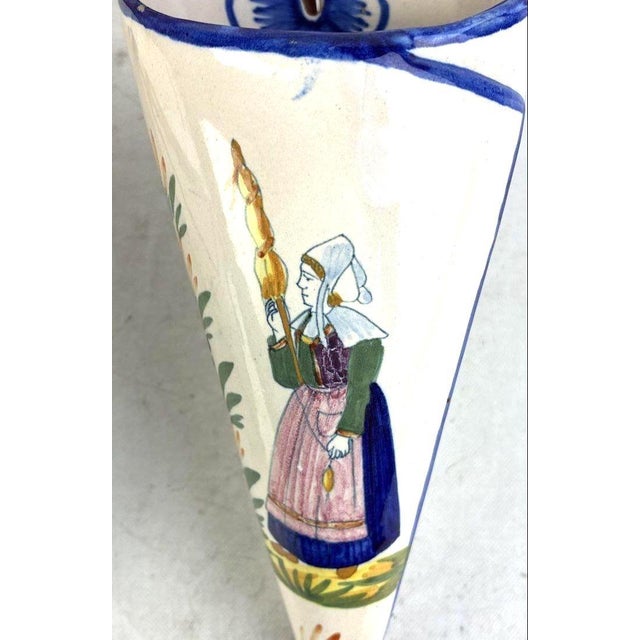 French Country Mid-20th Century Set of French Henriot Quimper Tin-Glazed Faience Wall Pocket Vases For Sale - Image 3 of 10