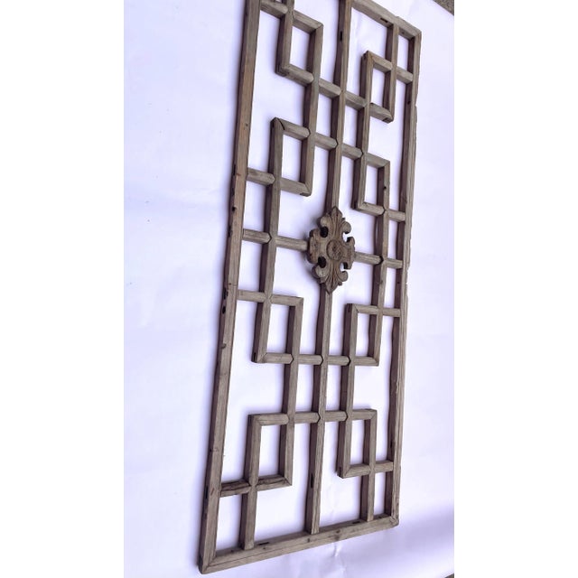 Antique Early 19th Century Qing Dynasty Wooden Chinese Window Screen For Sale - Image 4 of 4
