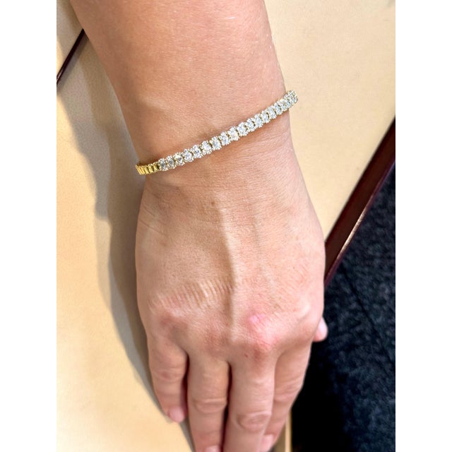 2 Carat Diamond Bangle /Bracelet in 18 Karat Yellow Gold 20 Grams, Signed SGJ For Sale - Image 14 of 18