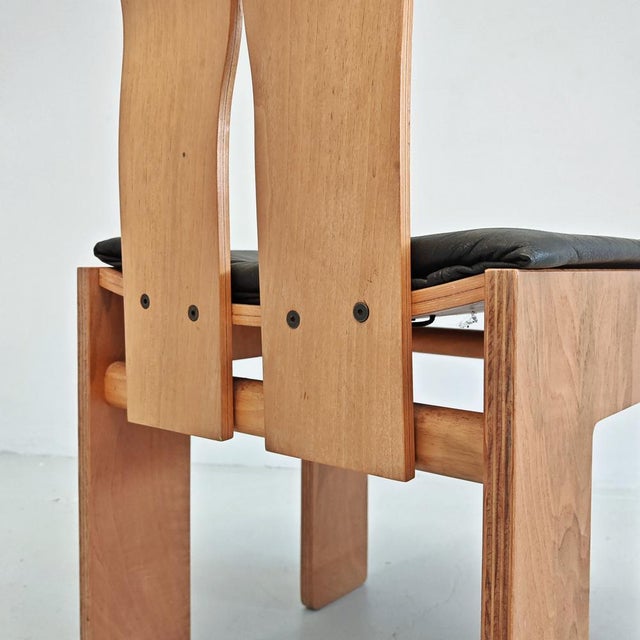 Walnut and Black Leather Model 765 Chair by Carlo Scarpa for Bernini, 1970s For Sale - Image 9 of 18