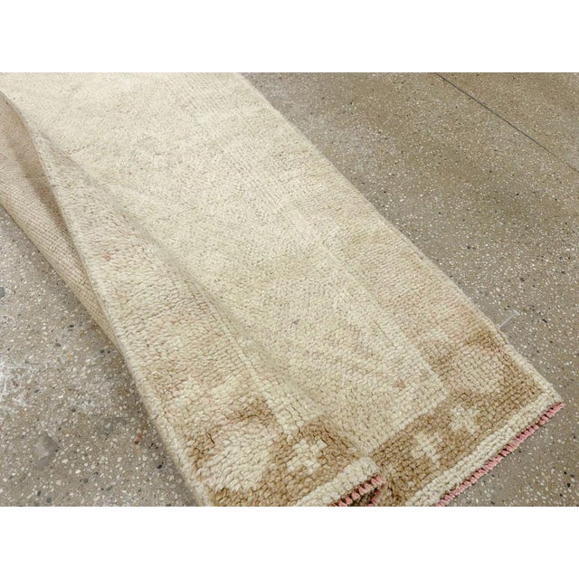 Galerie Shabab Collection Mid-20th Century Turkish Anatolian Runner For Sale - Image 9 of 10