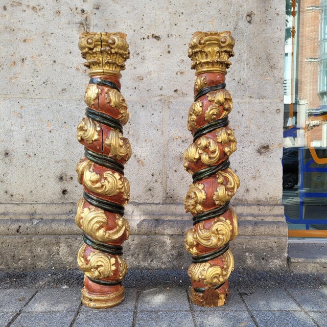 Solomonic Columns in Carved, Gilded and Polychrome Wood, 18th Century, Set of 2 For Sale - Image 4 of 18