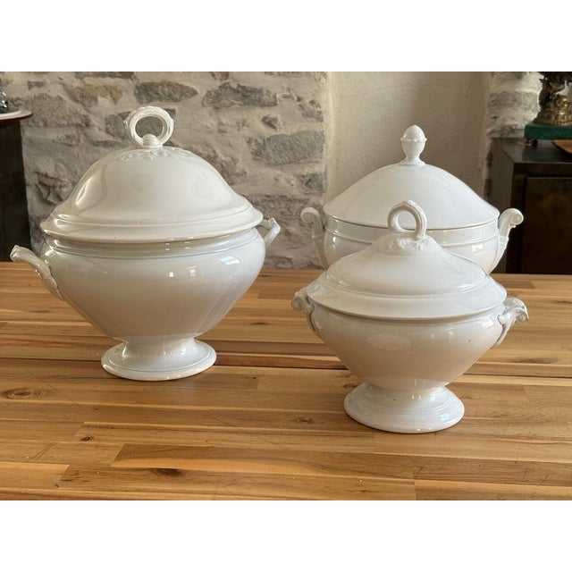 Large white ironstone soupière by Creil et Montereau. Marked on base: B. & Cie, Creil et Montereau, Déposé, dating...