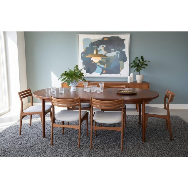 Danish Round Dining Table in Teak with Double Inserts, 1960s For Sale - Image 6 of 18