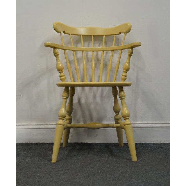 Ethan Allen Ethan Allen Heirloom Maple Colonial Early American Comb Back Mate's Chair 14-6040 - 411 Daffodil Finish For Sale - Image 4 of 10