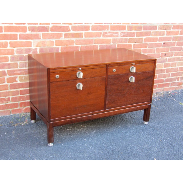 Newly Restored Jens Risom Mid-Century Modern Walnut Compact Credenza, 1960s For Sale - Image 9 of 11