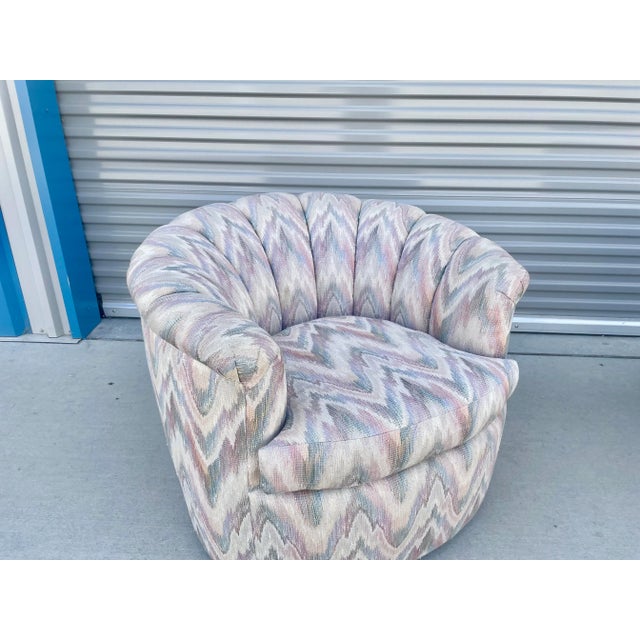 Mid Century Swivel Lounge Chairs Styled After Milo Baughman, Pair For Sale - Image 9 of 13