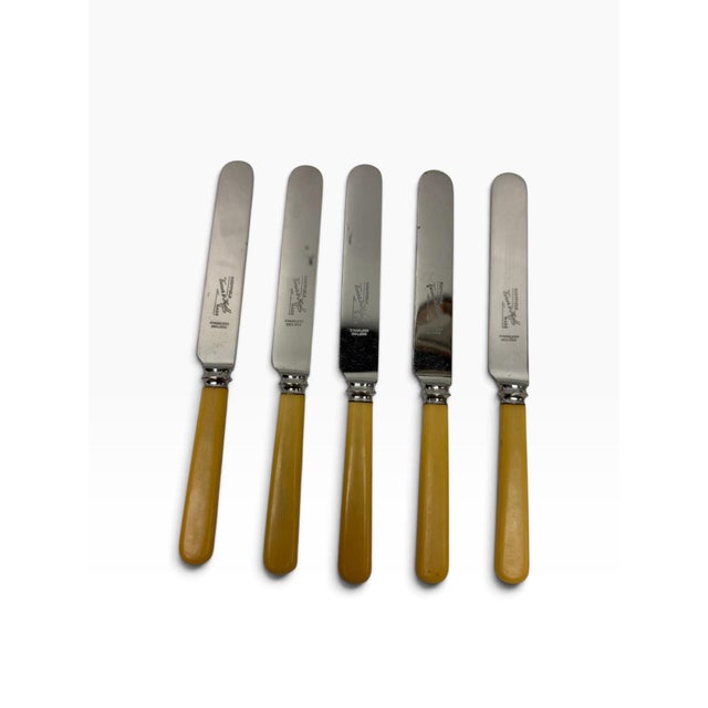 A striking set of five vintage Mid-Century / Art Deco luncheon or butter knives by the historic British maker Viner &...