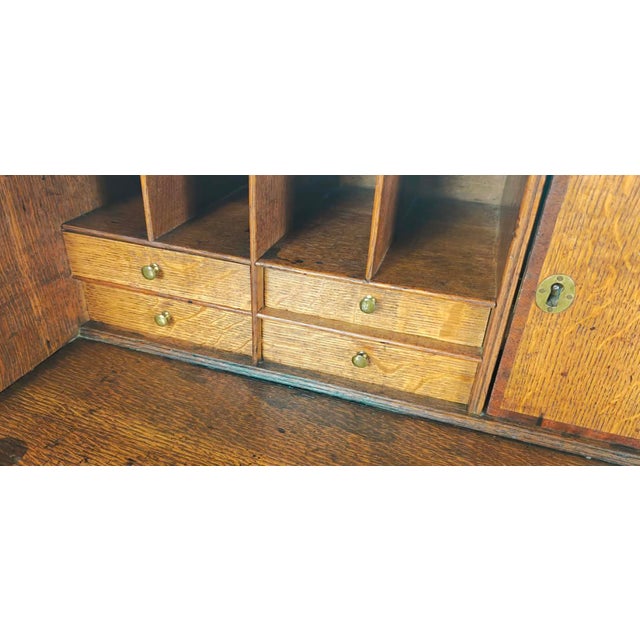 Antique English George III Writing Bureau in Oak, 18th Century For Sale - Image 17 of 18