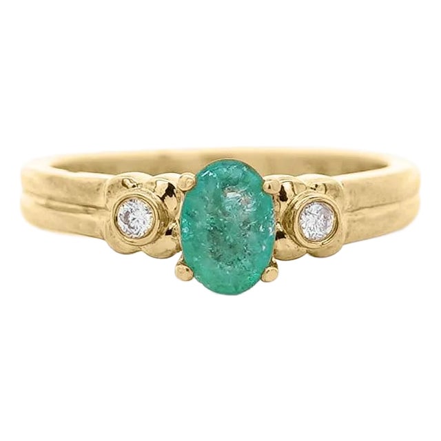 0.75 Carat Oval Cut Emerald & Diamond 3 Stone 14k Ring, Size 7.75 For Sale