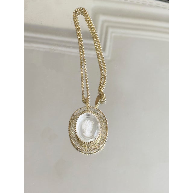 1930s Vintage Early 20th Century Whiting & Davis Intaglio Cameo Pendant Necklace For Sale - Image 5 of 11