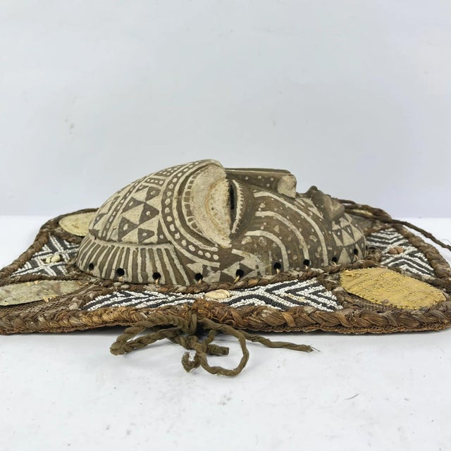 Brown Early 20th Century Kuba Ngaady aMwaash Mask Plaque MATTER COLLECTION For Sale - Image 8 of 8