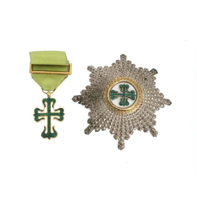 Plaque and Cross of Commander of the Order of Avis, Set of 2 For Sale - Image 6 of 6