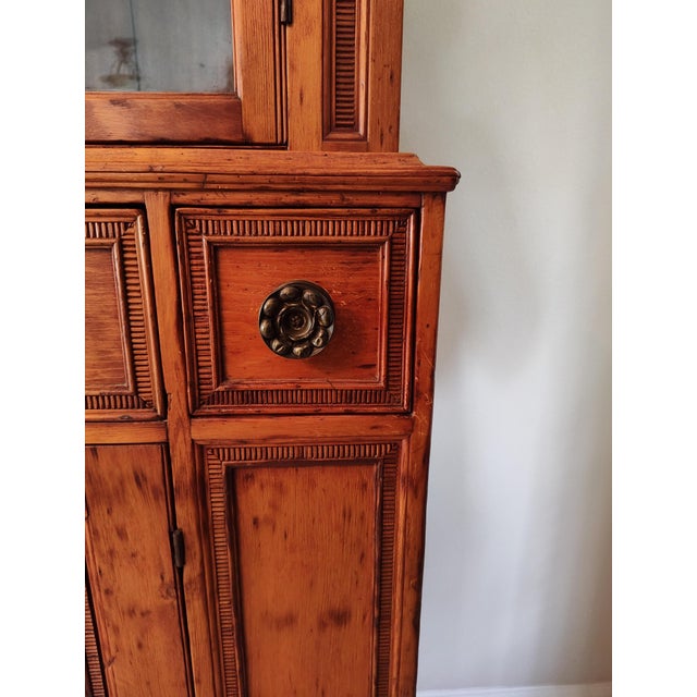 1810 Federal Hackensack Pine Wood Cupboard Cabinet Bergen County For Sale - Image 10 of 12