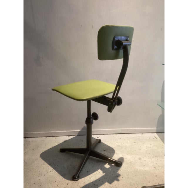 Industrial Desk Chair by Friso Kramer for Ahrend De Cirkel, 1960s, in Good conditions. Designed 1960 to 1969 This piece...