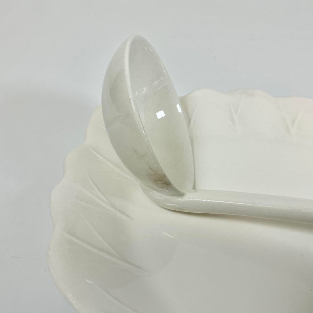 Mid-Century Hollywood Regency Coastal Cream Ware Iris Motif Ironstone Soup Tureen - 3 Piece.Set For Sale - Image 16 of 18