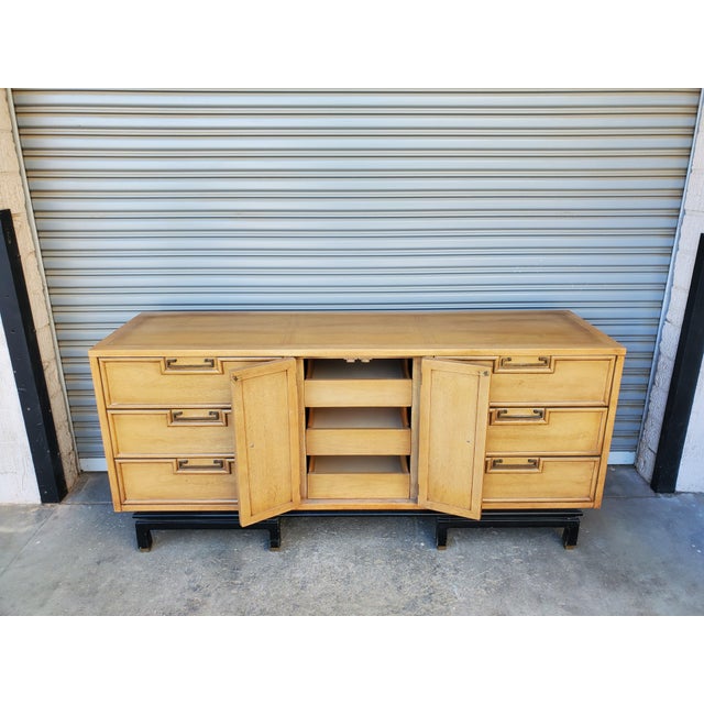 American of Martinsville 1950s Large Bleached Mahogany Dresser by American of Martinsville For Sale - Image 4 of 18