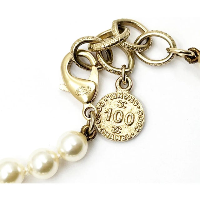 Contemporary Chanel Gold CC Pearl Short Pearl Necklace For Sale - Image 3 of 5
