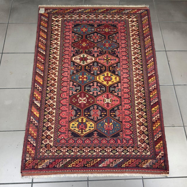 Yalameh Rug with Geometric Pattern For Sale - Image 3 of 11