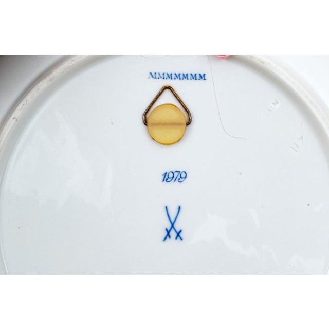 1960s 1960s Exquisite German Meissen Porcelain Trio: "Snow Queen" Plate, White Orb Bowl & Blue Onion Cup - 3 pcs For Sale - Image 5 of 9