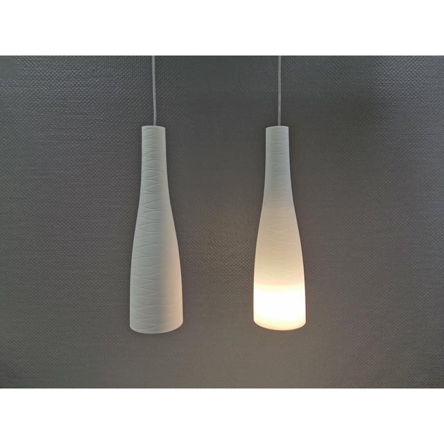 Handmade Pendants in Mouth-Blown White Murano Glass with Hand-Cut Grooves, Italy, 1990s, Set of 2 For Sale - Image 4 of 14