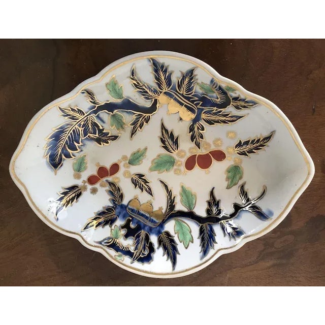 Derby Porcelain Antique 18th Century English Duesbury Derby Kakiemon Imari Porcelain Oval Plate Decorated with Chestnuts For Sale - Image 4 of 9