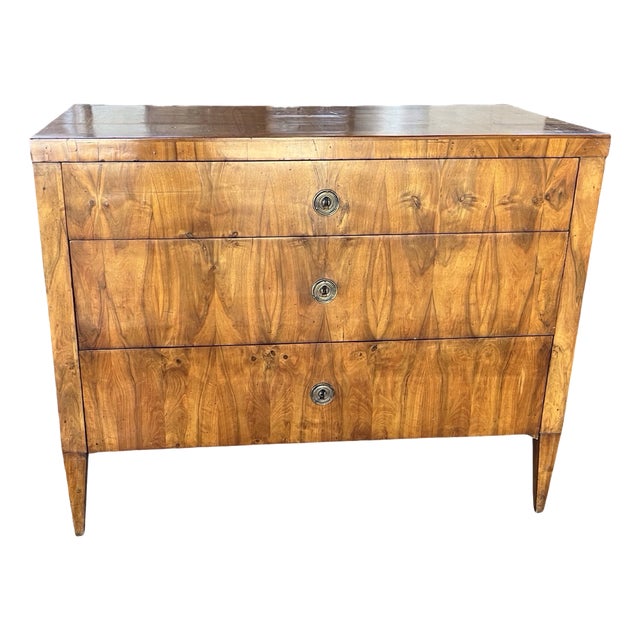 18th Century Neoclassical Italian Elm Chest of Drawers For Sale