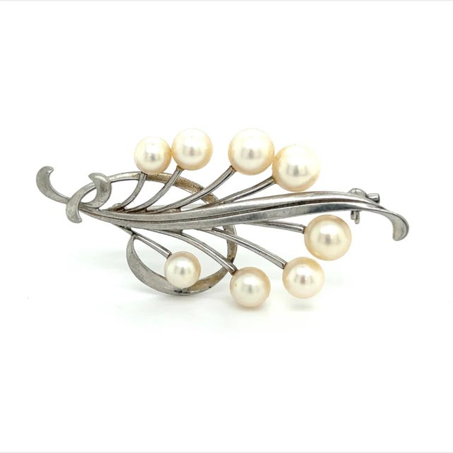 1990s Mikimoto Estate Akoya Pearl Brooch Pin Sterling Silver For Sale - Image 4 of 11