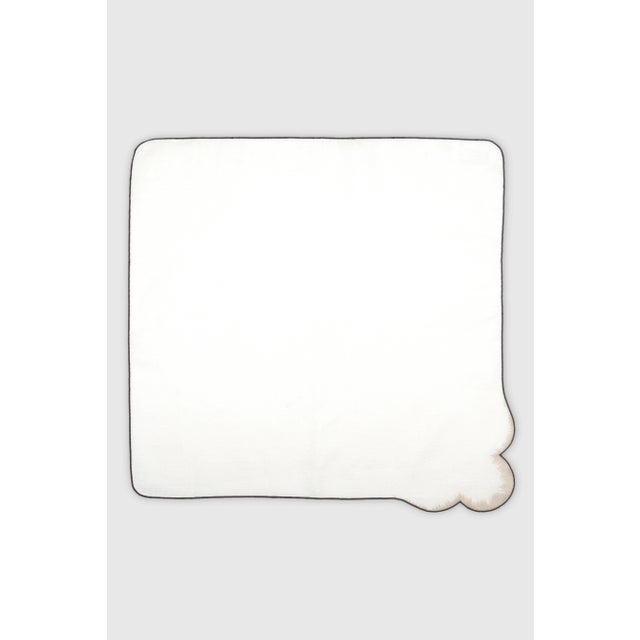 Napkin in 100% highest quality linen. Made in Spain by craftspeople since 1880.