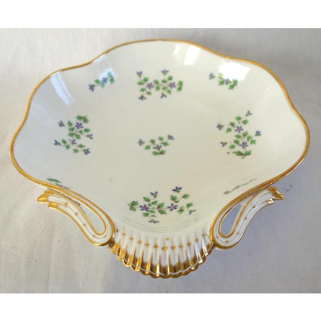 Old 18th C. Paris Porcelain Dihl Et Guerhard Sprig Cornflower Shell Shape Serving Dishes 1790 - 1800 - A Pair For Sale In New York - Image 6 of 15