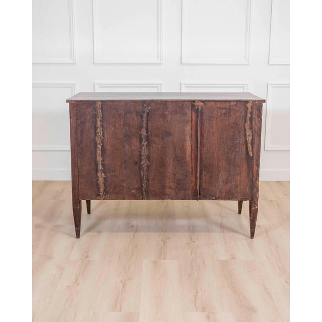 Brown Italian Late 18th–Early 19th Century Rosewood and Amaranth Chest of Drawers For Sale - Image 8 of 9