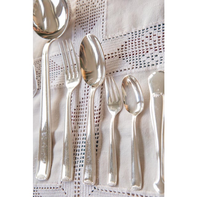 Large French Cutlery Set for Twelve People from Le Couvert Français Coquille, 1930s, Set of 75 For Sale - Image 6 of 9