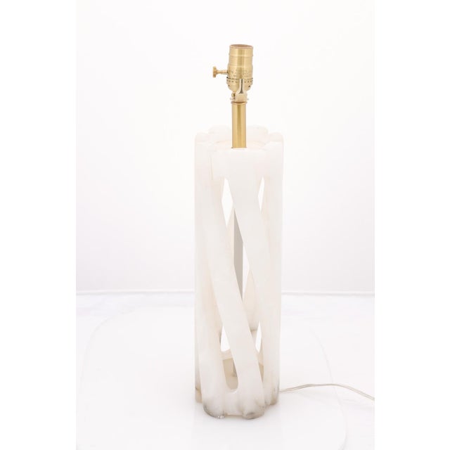 Contemporary Architectural Twisted Alabaster Table Lamp, 1960s For Sale - Image 3 of 7
