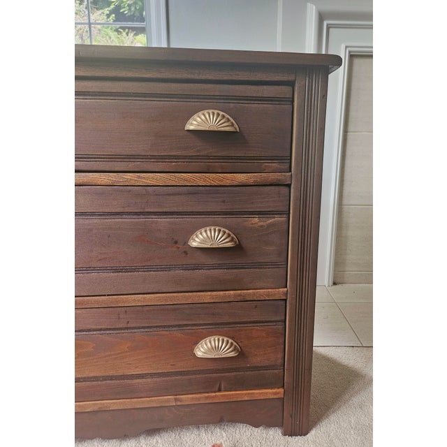 Wood Antique Victorian Oak 3-Drawer Chest/ Dresser (c.1880-1890) For Sale - Image 7 of 13