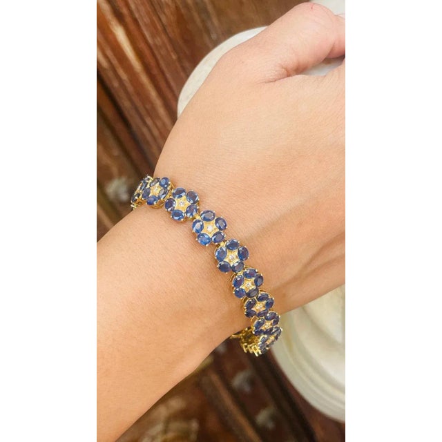 Cerulean 18k Yellow Gold Floral Blue Sapphire and Diamond Bracelet, 21.25 Ct by VRJewels For Sale - Image 8 of 16